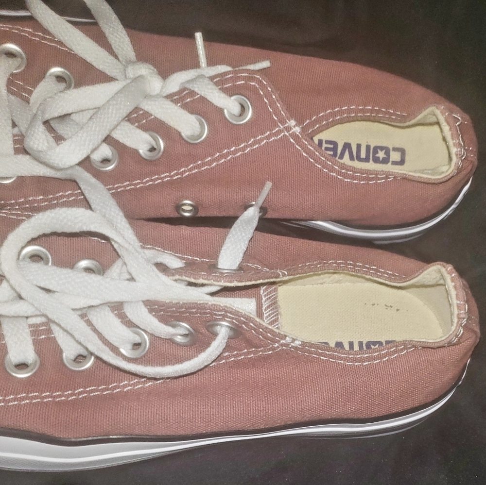 CONVERSES - Picture 3 of 7